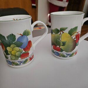 Kingsbury fine bone China mug with grapes/berries/plums